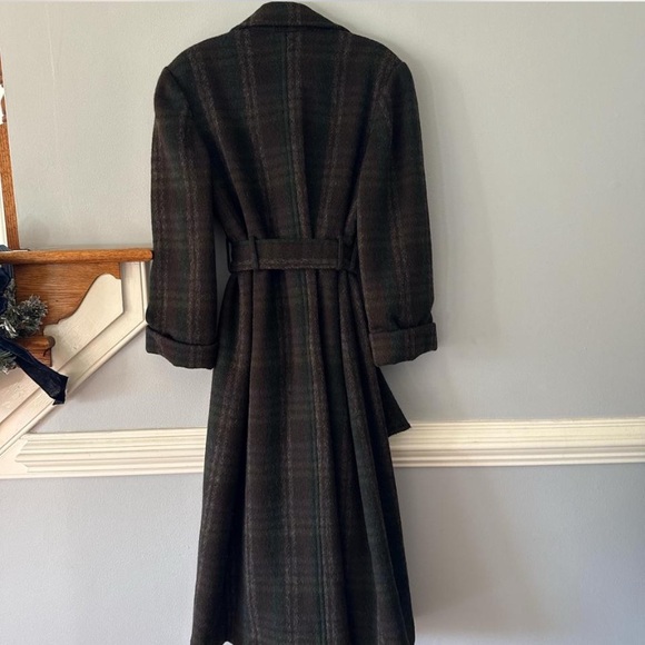 Elegant Black Wool Coat - Picture 3 of 5